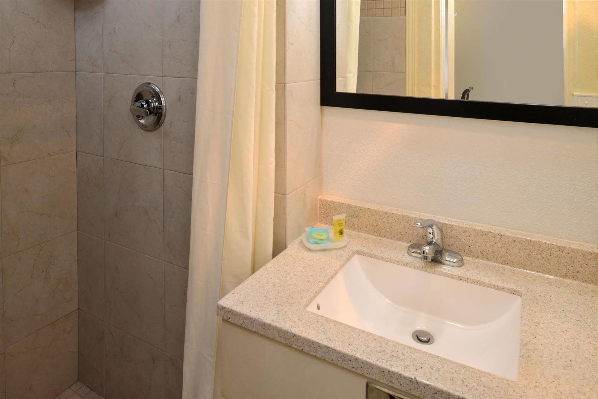 Americas Best Value Inn Ozona Exterior foto